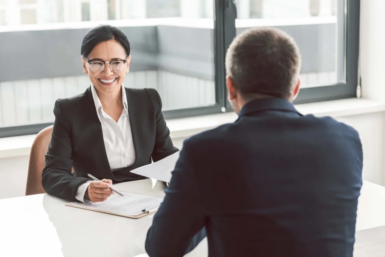 How to Develop Public Speaking Skills That Elevate Leadership Communication